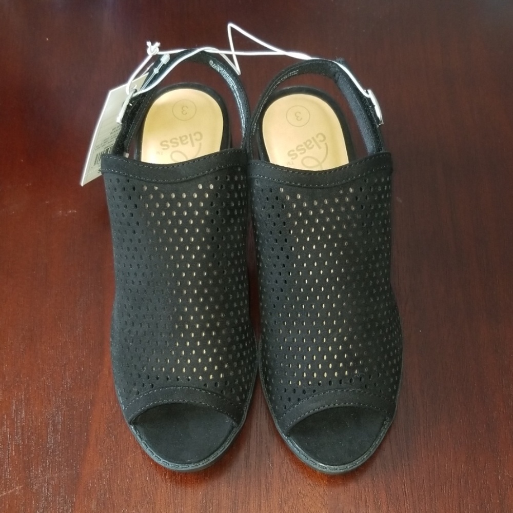 Girls shoes